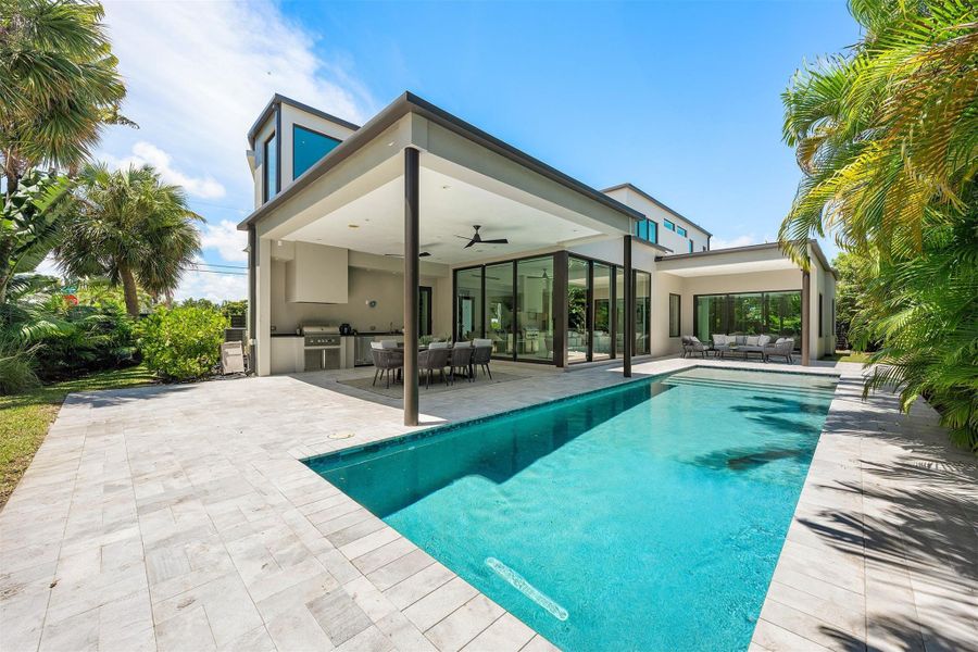 Exterior details and patio area of a home in , Fort Lauderdale (Image 3).