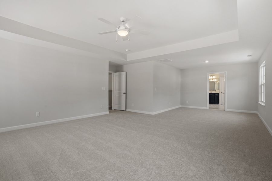 Spacious, unfurnished interior of a new home in Georgias Landing, Raleigh (Image 34).