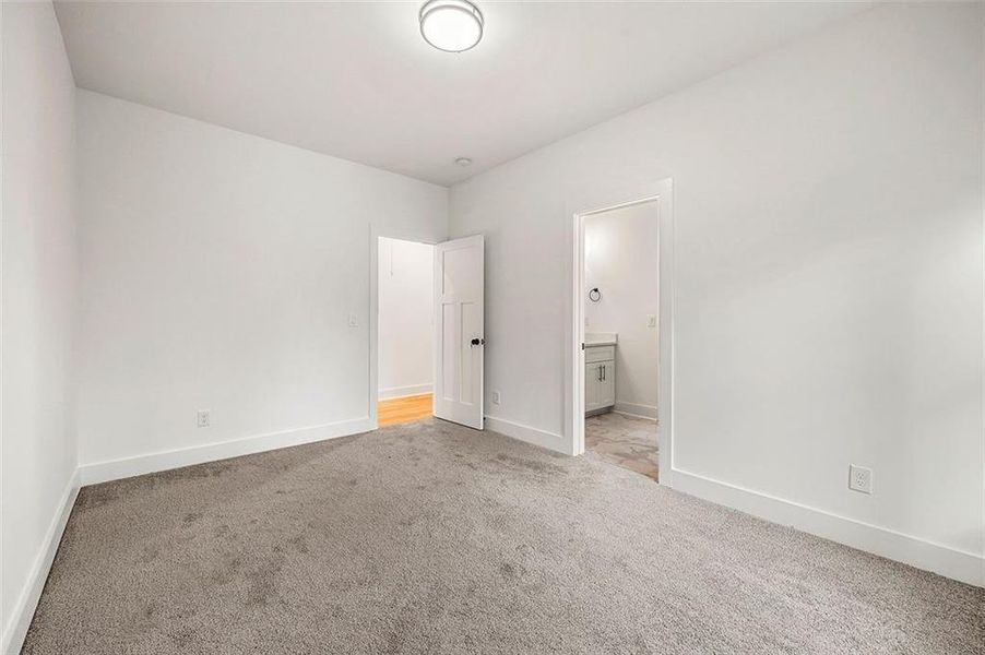Spacious, unfurnished interior of a new home in , Atlanta (Image 24). Spacious, unfurnished interior of a new home in , Atlanta (Image 24).