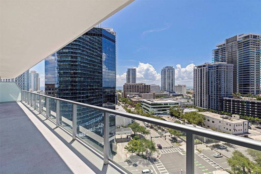 Condo located in St. Petersburg, FL showcasing its design and architecture (Image 36). Condo located in St. Petersburg, FL showcasing its design and architecture (Image 36).