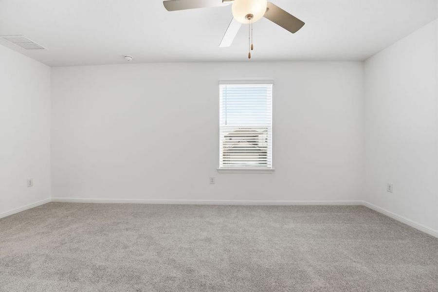 Spacious, unfurnished interior of a new home in Longview, Del Valle (Image 15).