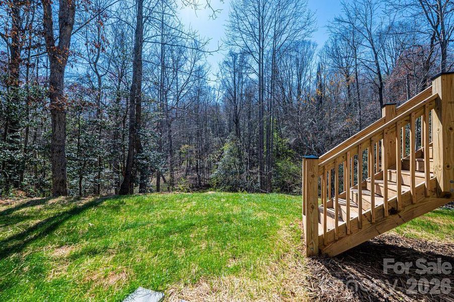 Natural landscape and outdoor views near  in Hickory (Image 35).