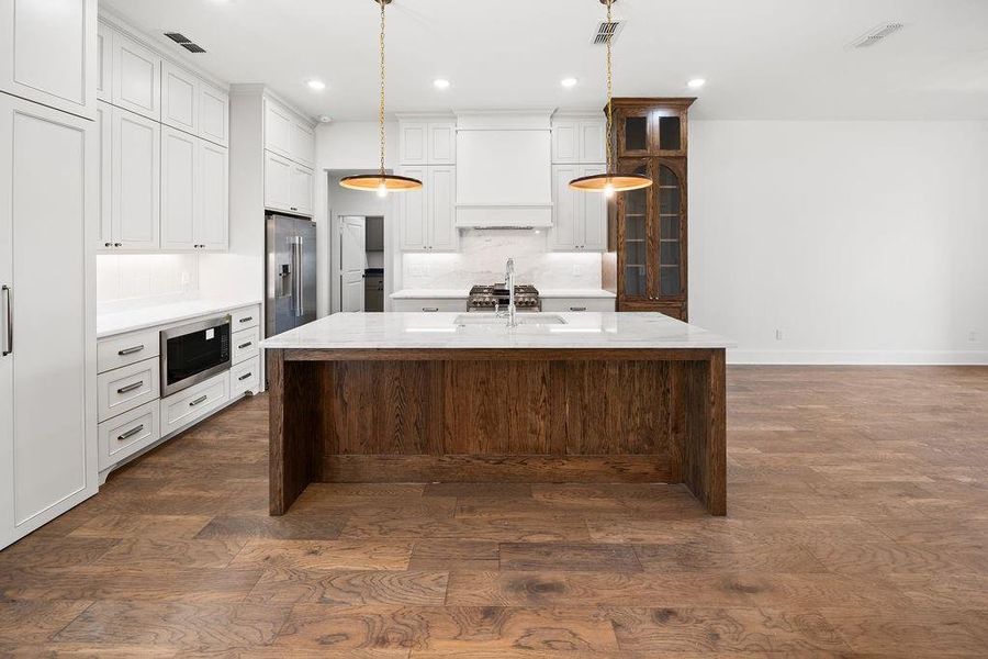 Furnished interior view inside a new home in , Tyler (Image 11).