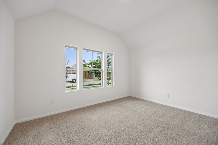 Spacious, unfurnished interior of a new home in Riviera Pines, Huffman (Image 28).