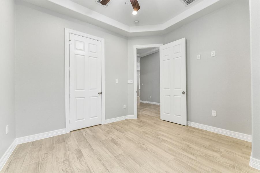 Spacious, unfurnished interior of a new home in , La Marque (Image 28).