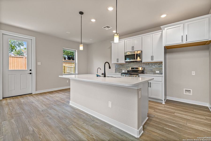 Furnished interior view inside a new home in Trilogy Grove, Leon Valley (Image 5). Furnished interior view inside a new home in Trilogy Grove, Leon Valley (Image 5).