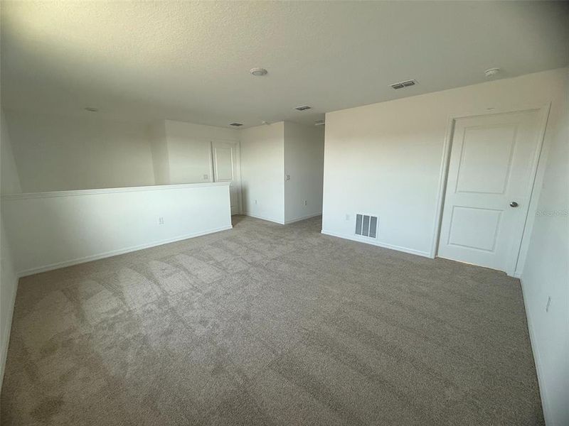 Spacious, unfurnished interior of a new home in Tyson Reserve, St. Cloud (Image 19).