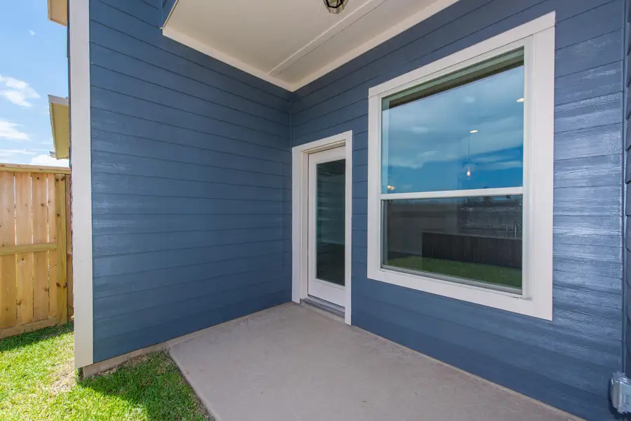 Exterior details of a home in Emerald Heights at Bridgeland Central – 35’ Alley, Cypress (Image 3). Exterior details of a home in Emerald Heights at Bridgeland Central – 35’ Alley, Cypress (Image 3).
