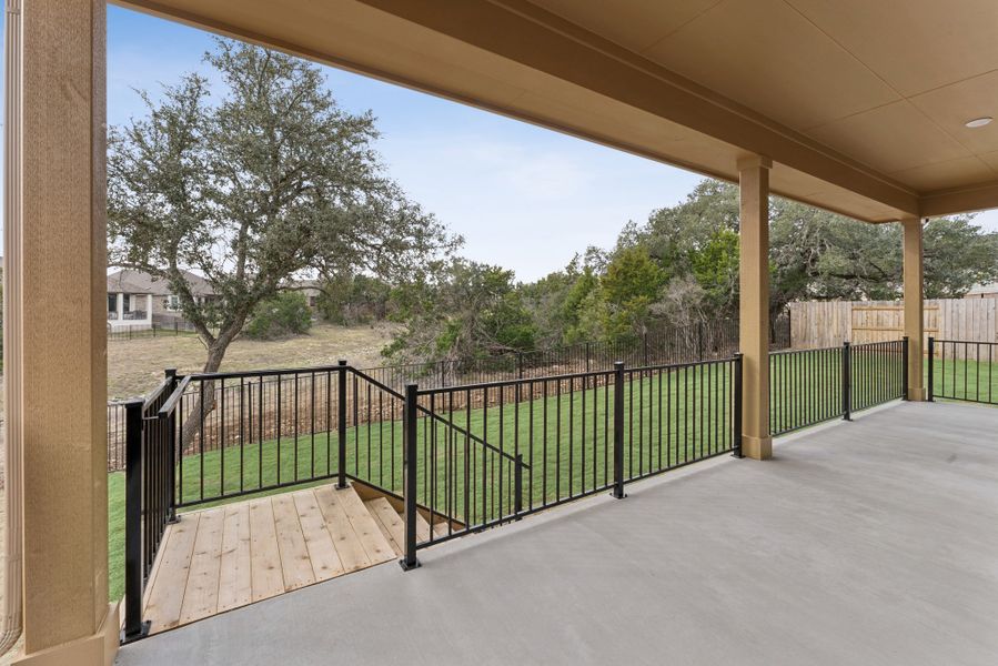 Exterior details and patio area of a home in La Cima, San Marcos (Image 4).