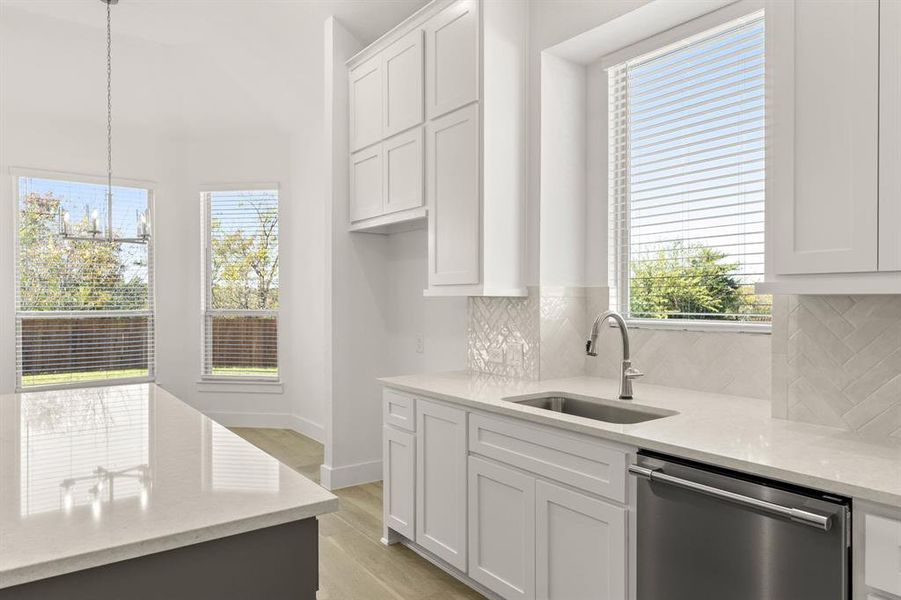 18_621 Hidden Lakes-Kitchen-5 18_621 Hidden Lakes-Kitchen-5