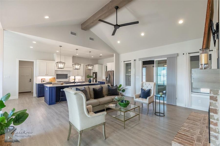 Furnished interior view inside a new home in , Abilene (Image 33).