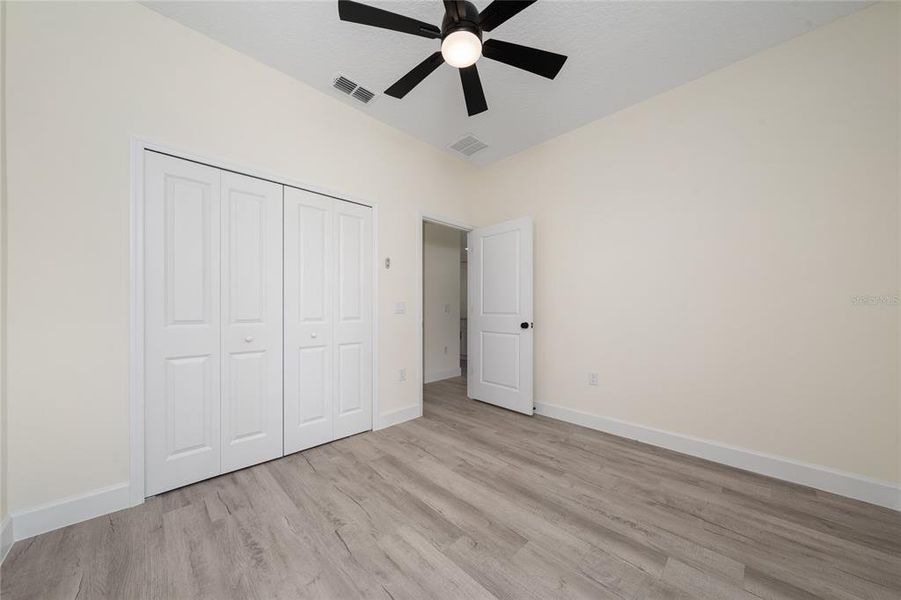 Spacious, unfurnished interior of a new home in , Ocala (Image 11).