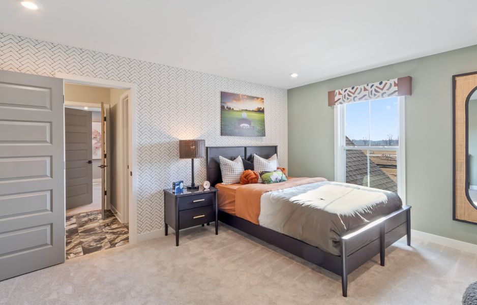 Representative furnished interior of a home built from the Huxley by Fischer Homes in Veranda Manor, Canton (Image 31).
