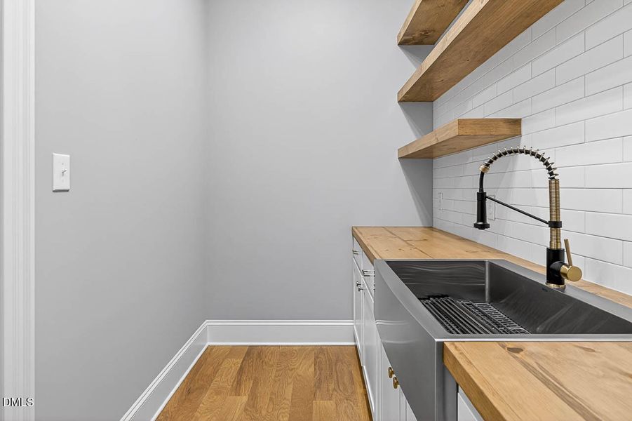 1616 River Bend Ln interior-34