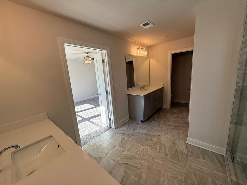 Image 50 of a home in .