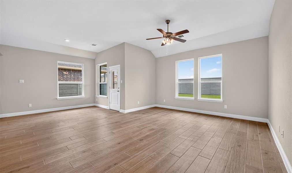 Spacious, unfurnished interior of a new home in Treeline, Justin (Image 22).