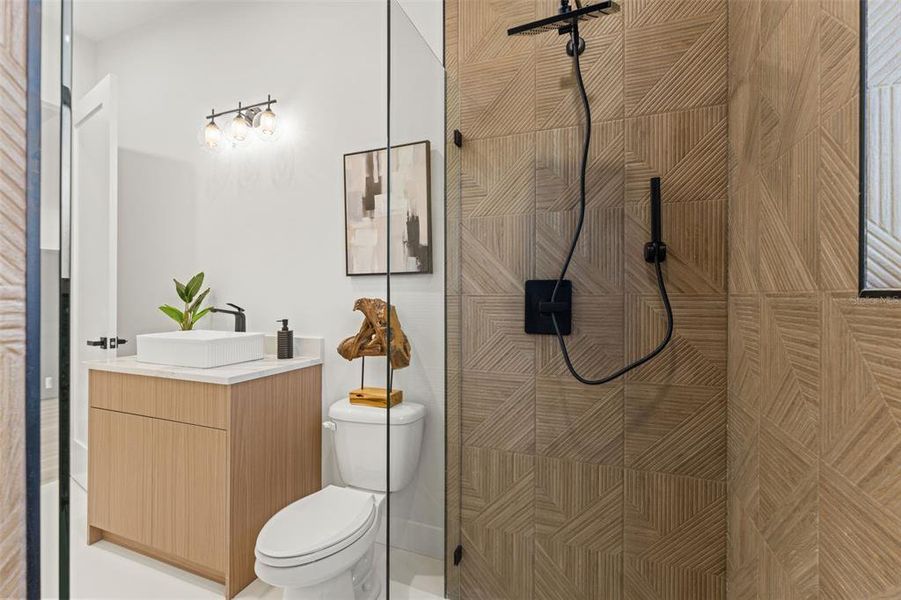 Furnished interior view inside a new home in , Seminole (Image 28).