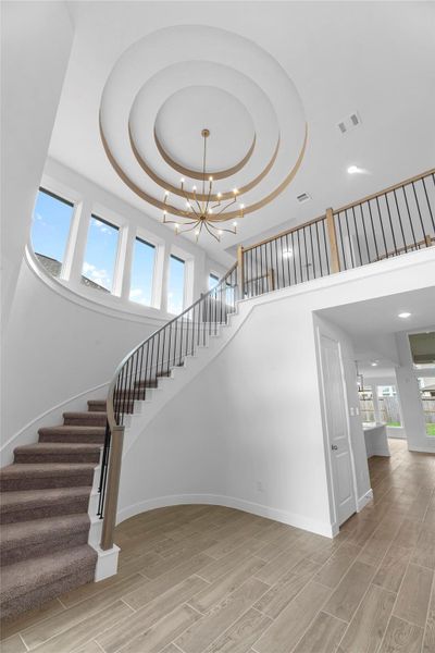 Representative image. Features, selections and colors may vary.