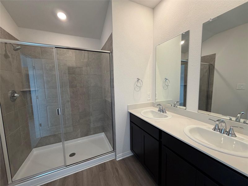 Master Bathroom Master Bathroom