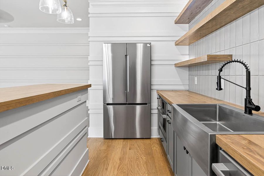 1616 River Bend Ln interior-67