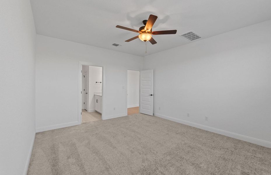 Spacious, unfurnished interior of a new home in Lagos, Manor (Image 37).