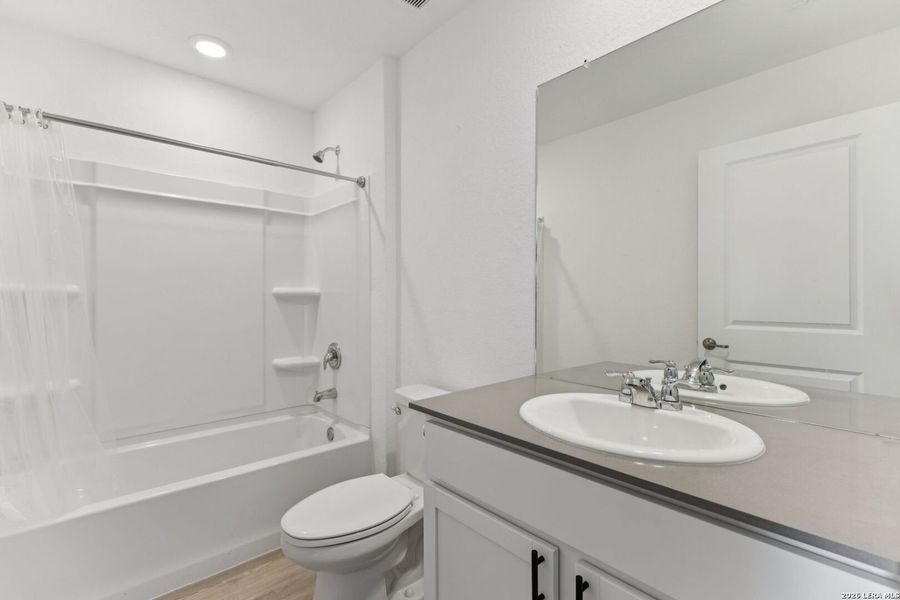 Close-up of interior finishes inside a home in Somerset Meadows, San Antonio (Image 21).