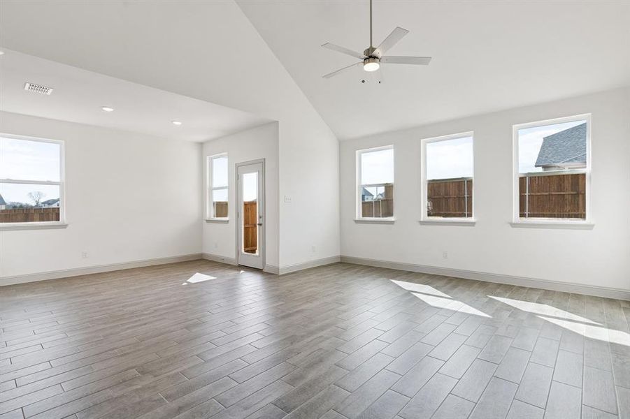 Spacious, unfurnished interior of a new home in Venetian, Weston (Image 19).