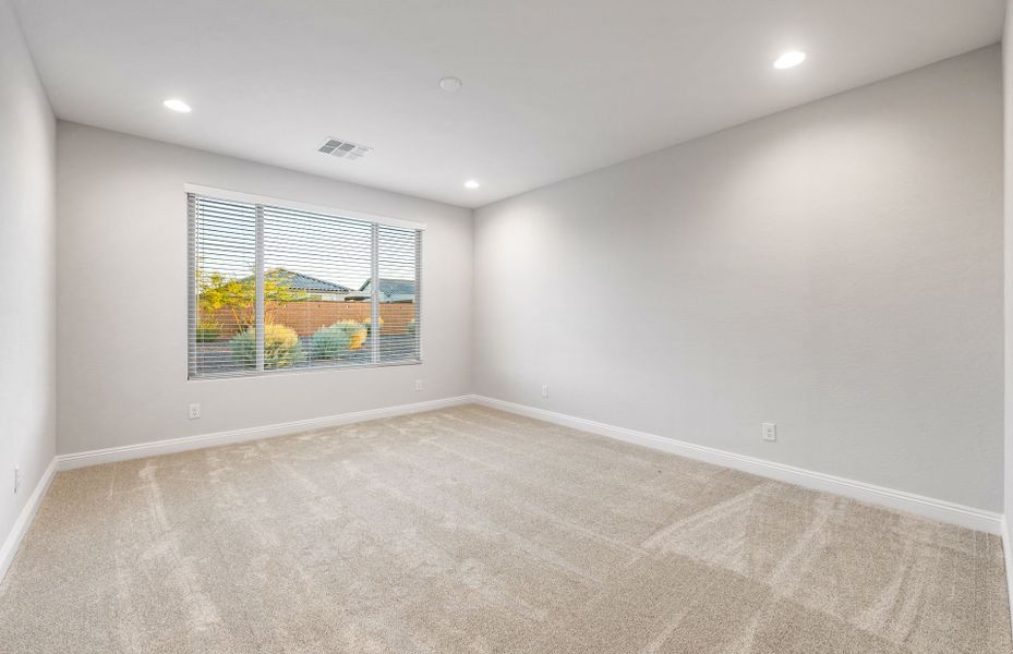 Spacious, unfurnished interior of a new home in Sun City Festival, Buckeye (Image 23).