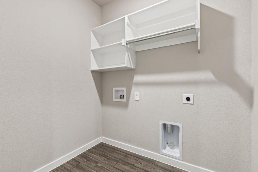 Spacious, unfurnished interior of a new home in Trinity Ranch, Elgin (Image 31).