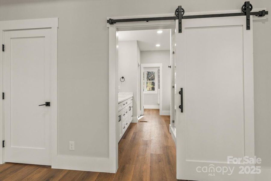 Spacious, unfurnished interior of a new home in , Lincolnton (Image 43).