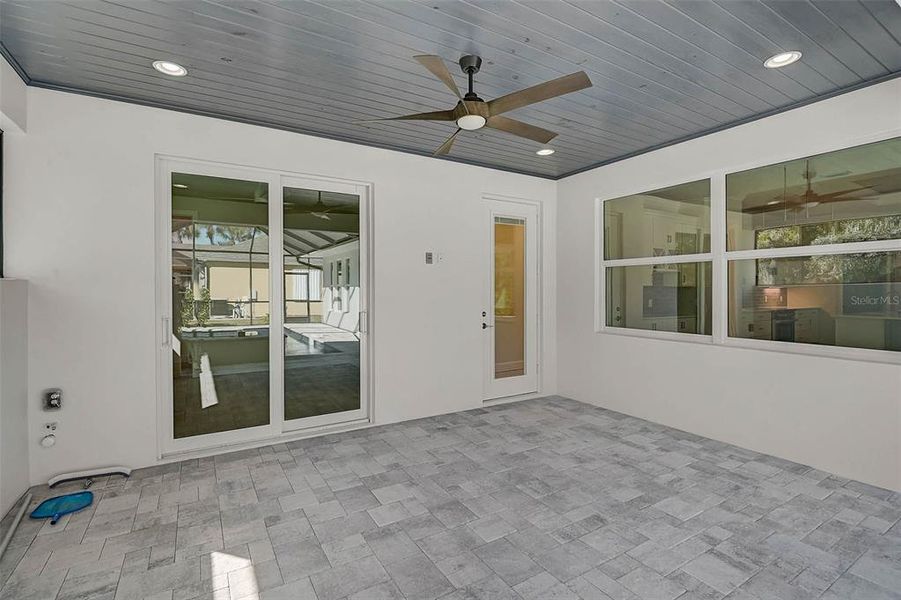 Spacious, unfurnished interior of a new home in , Port Charlotte (Image 37).