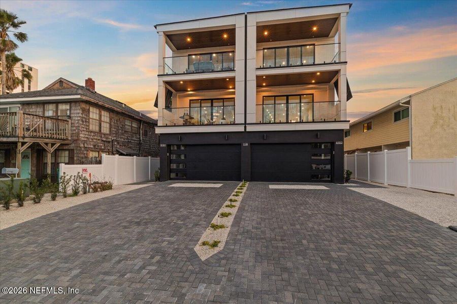 Condo located in Jacksonville Beach, FL showcasing its design and architecture (Image 53).