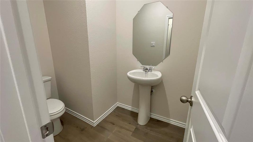 Furnished interior view inside a new home in Elevon, Lavon (Image 6).