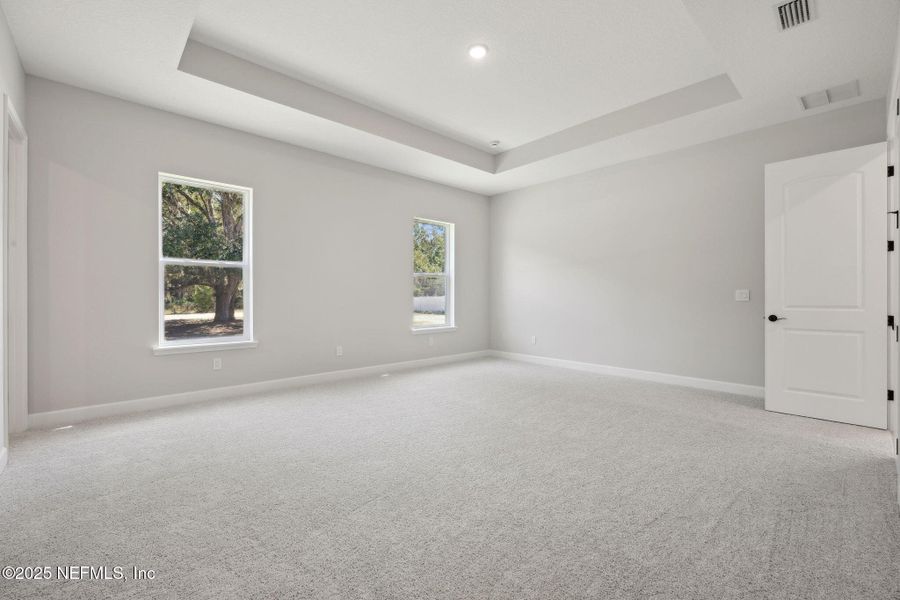 Spacious, unfurnished interior of a new home in Edwards Creek Estates, Jacksonville (Image 12).