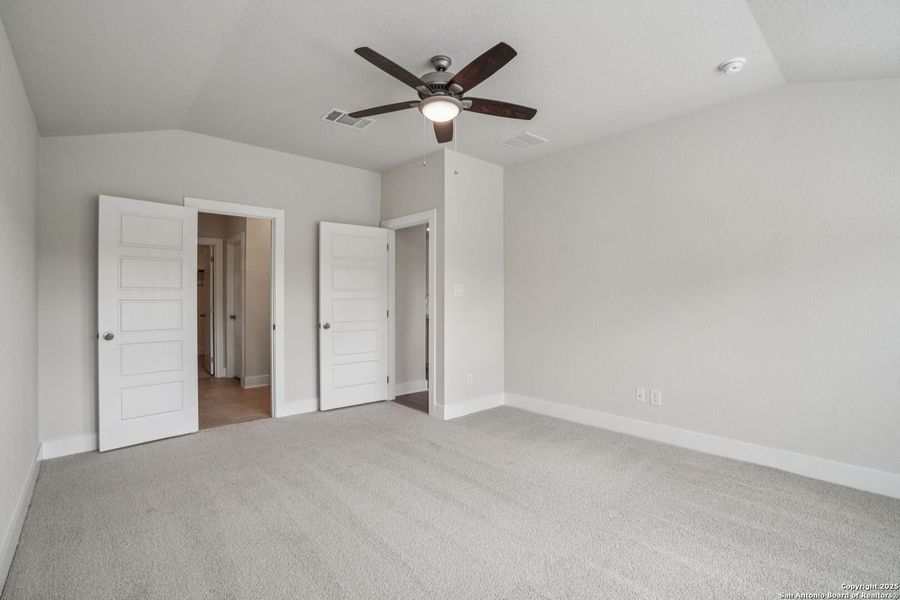 Spacious, unfurnished interior of a new home in Comanche Ridge, San Antonio (Image 33). Spacious, unfurnished interior of a new home in Comanche Ridge, San Antonio (Image 33).