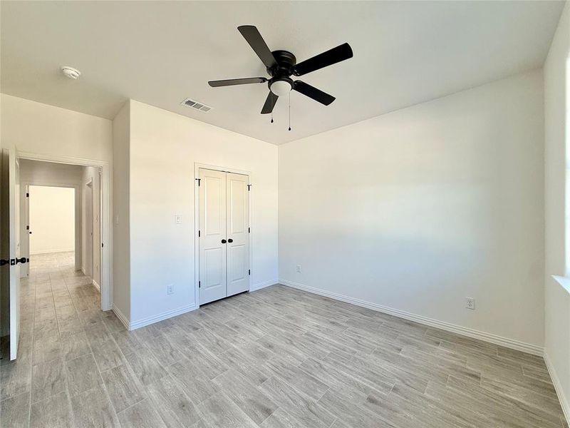 Spacious, unfurnished interior of a new home in , Granbury (Image 22). Spacious, unfurnished interior of a new home in , Granbury (Image 22).