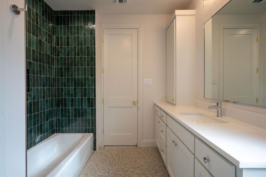 Furnished interior view inside a new home in , Dallas (Image 33).