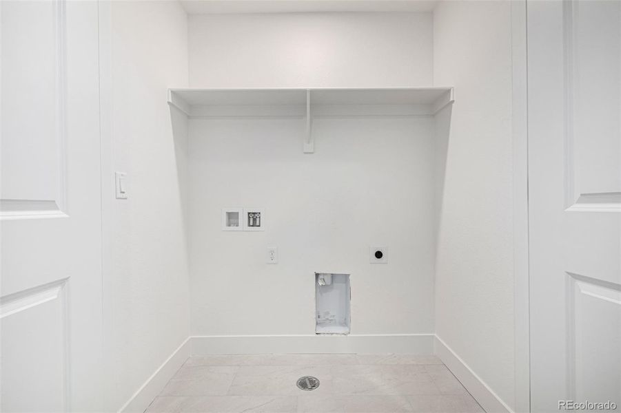 Spacious, unfurnished interior of a new home in Ascent at Inverness, Englewood (Image 23). Spacious, unfurnished interior of a new home in Ascent at Inverness, Englewood (Image 23).