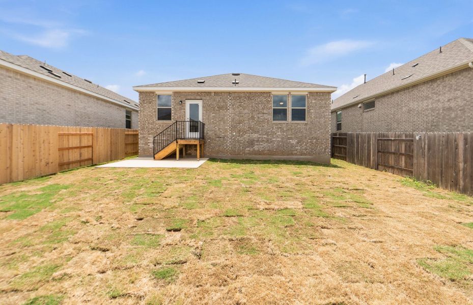Exterior details and patio area of a home in La Cima, San Marcos (Image 23).
