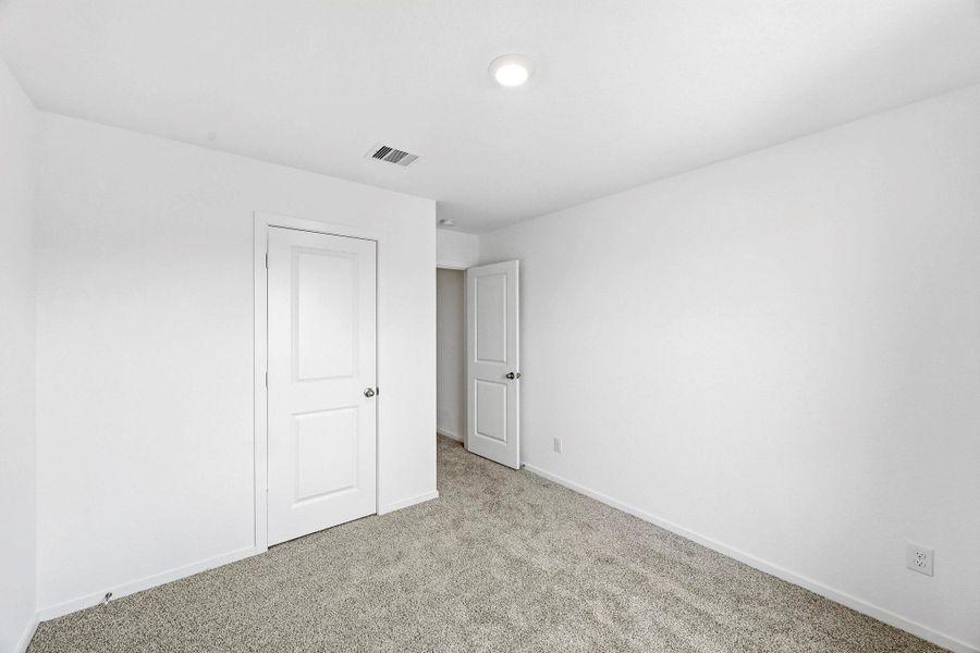 Spacious, unfurnished interior of a new home in Mill Creek, Magnolia (Image 14).
