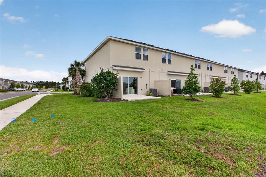 Exterior details and patio area of a home in , Wesley Chapel (Image 28).