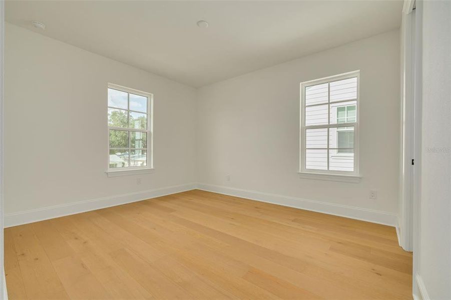 Spacious, unfurnished interior of a new home in , St. Petersburg (Image 21).