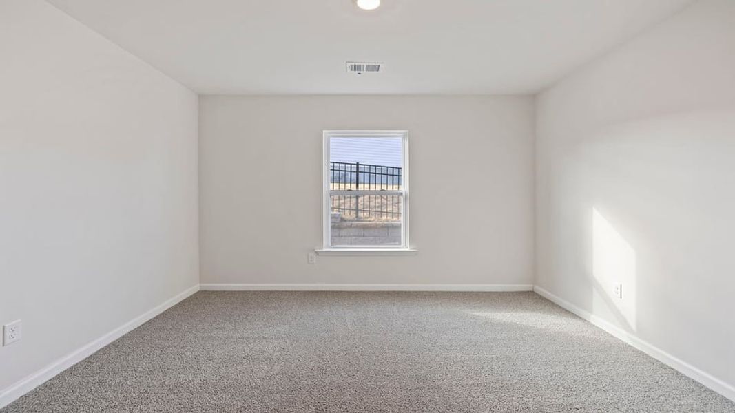 Spacious, unfurnished interior of a new home in Lakestone, Woodruff (Image 18).