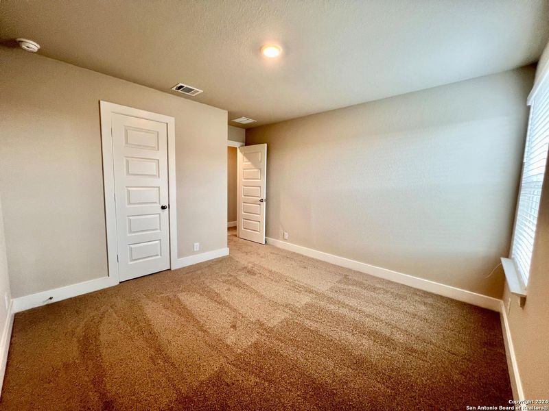 Spacious, unfurnished interior of a new home in Brookstone Creek, San Antonio (Image 25). Spacious, unfurnished interior of a new home in Brookstone Creek, San Antonio (Image 25).