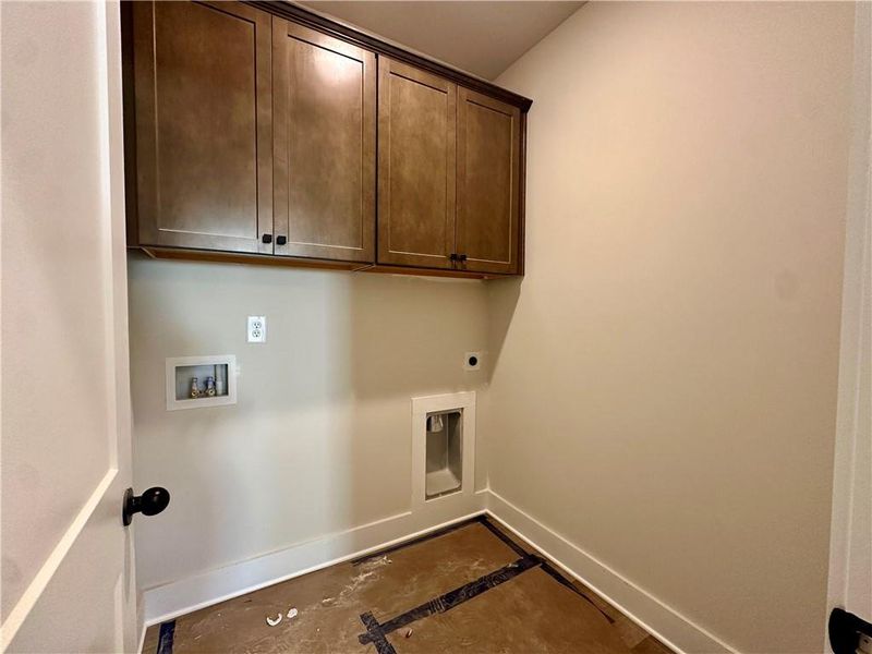 Furnished interior view inside a new home in Twin Lakes, Hoschton (Image 3).