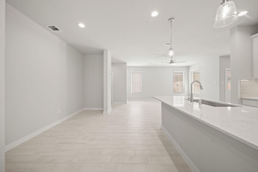 Spacious, unfurnished interior of a new home in Cypresswood Landing, Humble (Image 11).