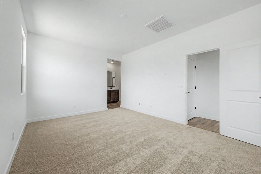 Spacious, unfurnished interior of a new home in Bentridge, Buckeye (Image 12).