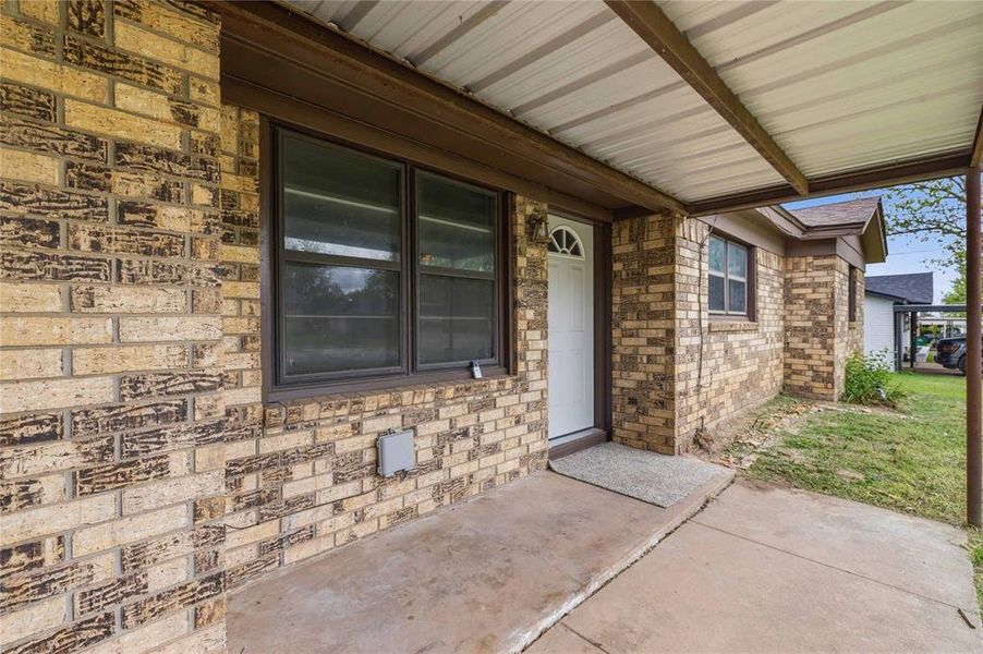 Exterior details and patio area of a home in , Coleman (Image 15).