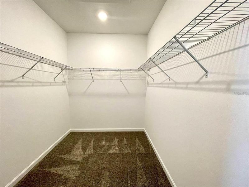 Spacious, unfurnished interior of a new home in , Davenport (Image 12).