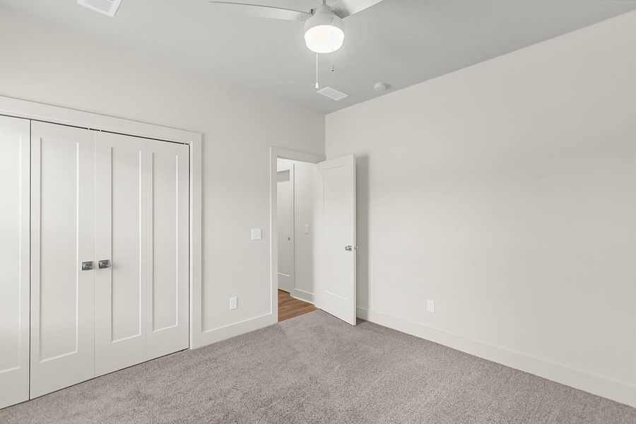 Spacious, unfurnished interior of a new home in , North Charleston (Image 27).